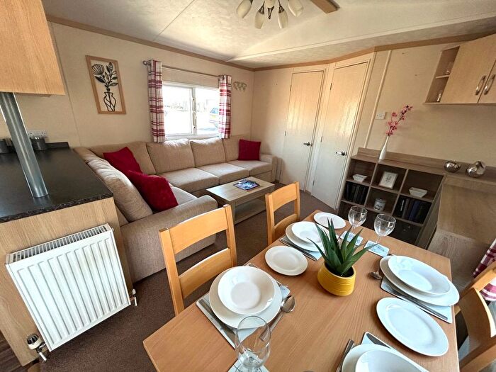 3 Bedroom Park Home For Sale In Hythe Road, Dymchurch, Romney Marsh, TN29