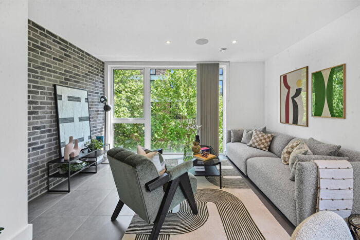 2 Bedroom Apartment For Sale In Bagel Factory, Hackney Wick, E9