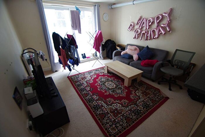 2 Bedroom Flat To Rent In Watford, Watford, WD17