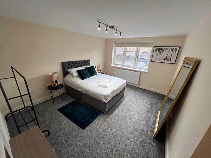 2 Bedroom Apartment To Rent In Castle Gate Development, Bedford, MK40