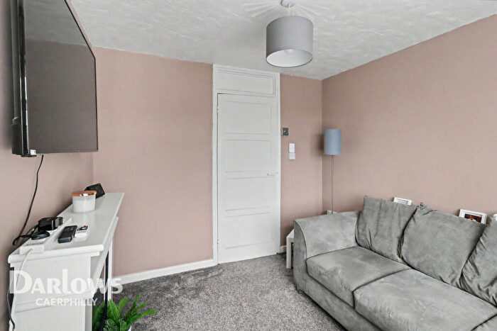 3 Bedroom Semi Detached House For Sale In Heol Graigwen, Caerphilly, CF83