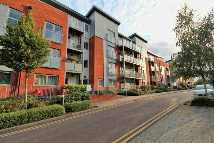 2 Bedroom Flat To Rent In Serra House, Charrington Place, St. Albans, Hertfordshire, AL1