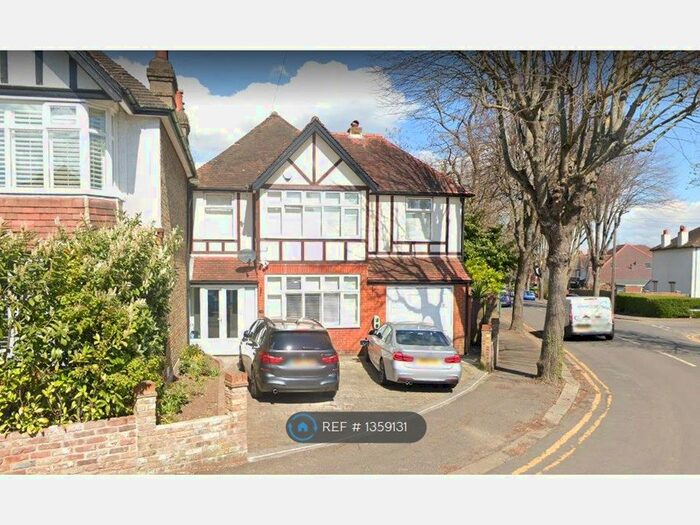 5 Bedroom Detached House To Rent In Carshalton Park Road, Carshalton, SM5