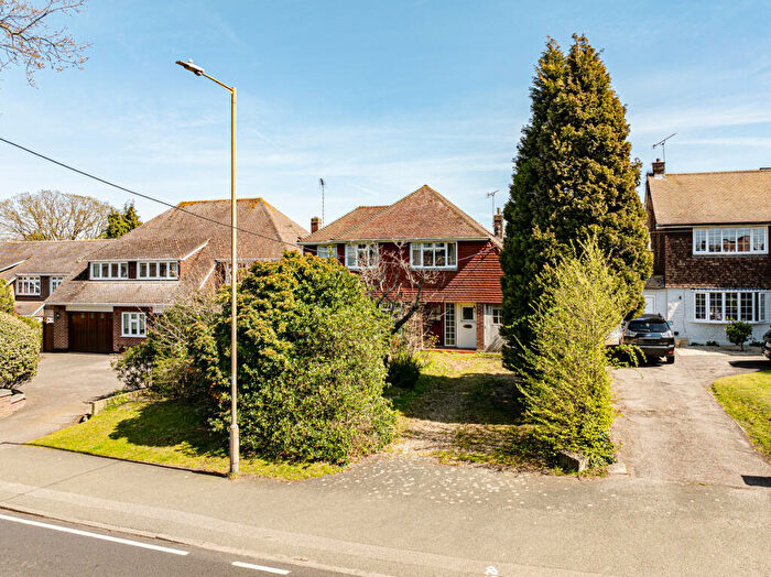 3 Bedroom Detached House For Sale In Daws Heath Road, Benfleet, SS7