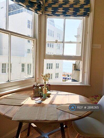 1 Bedroom Flat To Rent In Bedford Square, Brighton, BN1