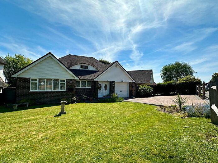 4 Bedroom Detached Bungalow For Sale In Pinewoods, Bexhill-On-Sea, TN39