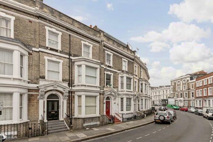 2 Bedroom Flat To Rent In Beaumont Crescent, London, W14