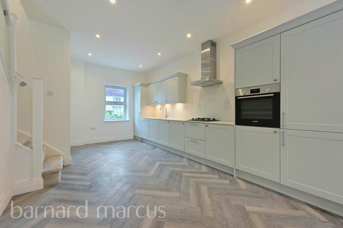 3 Bedroom Property To Rent In Douglas Road, Surbiton, KT6