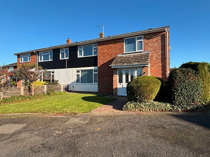 4 Bedroom Semi-Detached House For Sale In Staplehurst, Kent, TN12