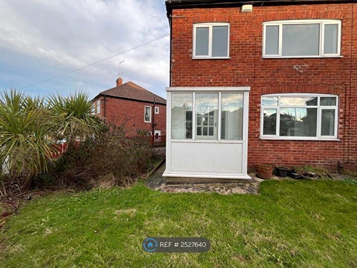 3 Bedroom Semi-Detached House To Rent In Woodland Road, Leeds, LS15