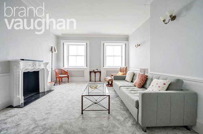 2 Bedroom Flat To Rent In Lewes Crescent, Brighton, East Sussex, BN2