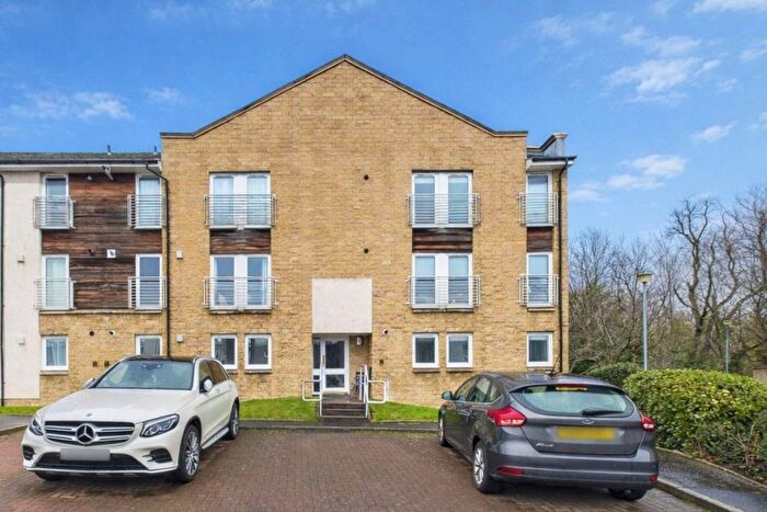 2 Bedroom Flat For Sale In Woodburn Park, Hamilton, ML3