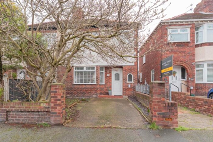 3 Bedroom Semi-Detached House For Sale In Cobham Road, CH46