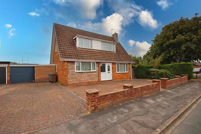 3 Bedroom Bungalow For Sale In Draycott Avenue, Hornsea, HU18