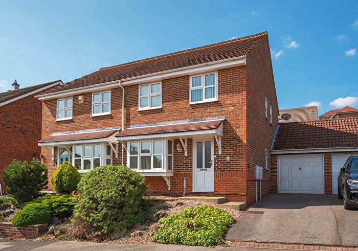 3 Bedroom Semi-Detached House For Sale In Merryfields, Strood, Rochester, ME2