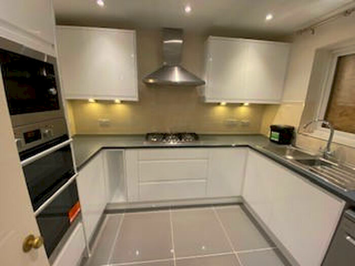 3 Bedroom House To Rent In Aveling Close, CR8