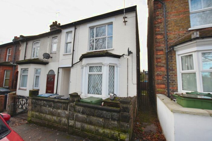 1 Bedroom Flat To Rent In Wiggenhall Road, West Watford, WD18