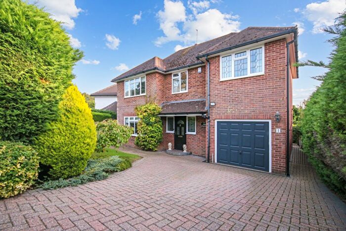 4 Bedroom Detached House For Sale In Crossways Avenue, East Grinstead, RH19