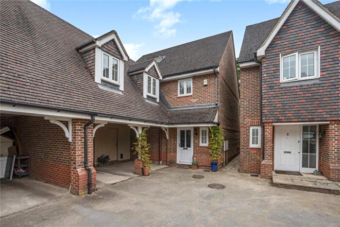 5 Bedroom Link Detached House For Sale In Snowdrop Way, Bisley, Woking, GU24