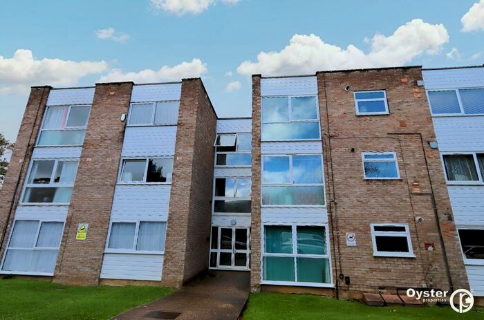 2 Bedroom Flat To Rent In Oak Lane, Haywood Court Oak Lane, N11