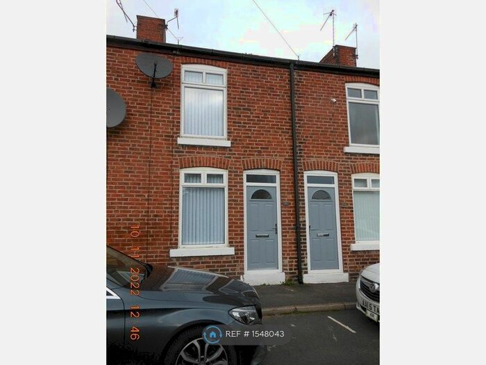 2 Bedroom Terraced House To Rent In Shaw Street, Chesterfield, S41