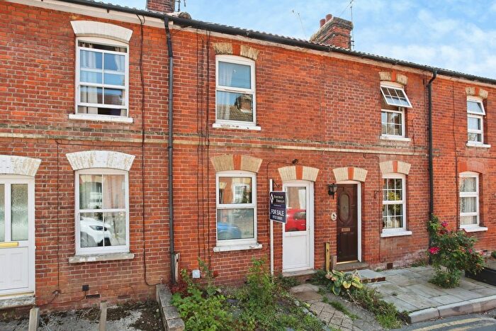 2 Bedroom Terraced House For Sale In Lodge Road, Tonbridge, Kent, TN9