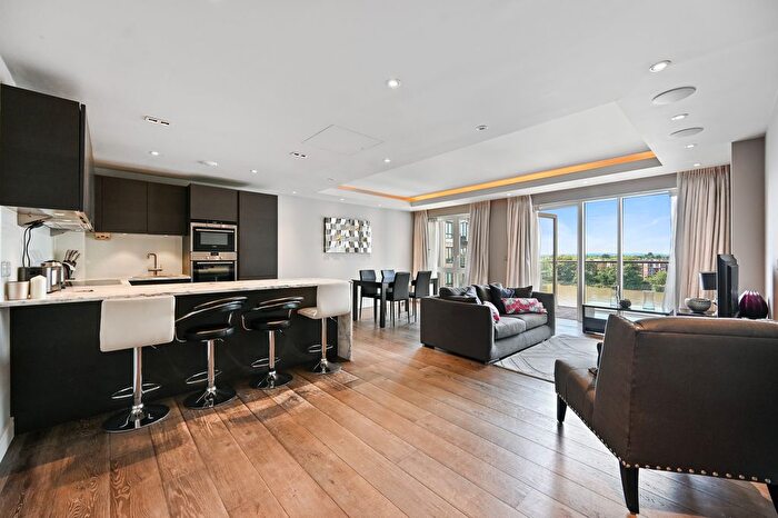 2 Bedroom Flat For Sale In Regatta Lane, London, W6