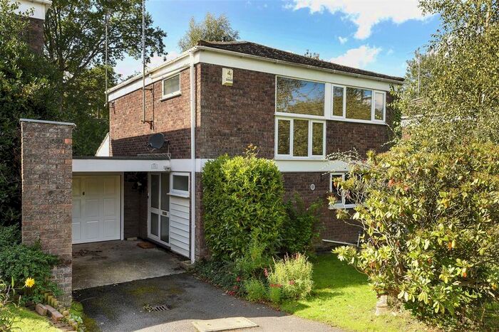 3 Bedroom Detached House To Rent In Wellesley Drive, Crowthorne, RG45