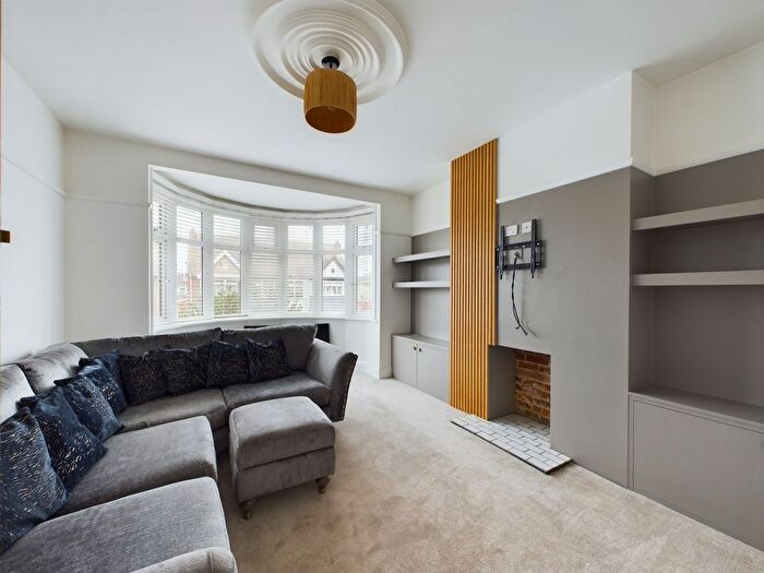 2 Bedroom Flat To Rent In Beaconsfield Avenue, Cosham, Portsmouth, PO6