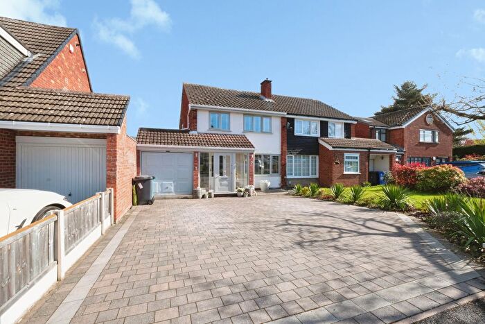 3 Bedroom Semi-Detached House For Sale In Kildare Close, Hale Village, Liverpool, Cheshire, L24