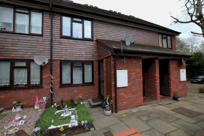 1 Bedroom Maisonette To Rent In Copwood Close, London, N12