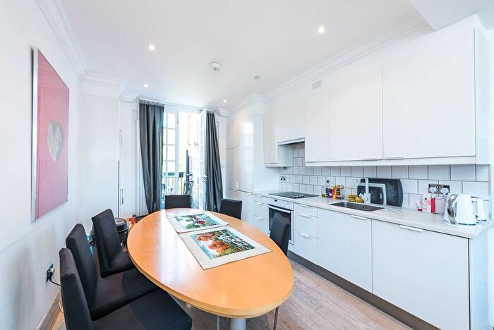 3 Bedroom Flat To Rent In Claverton Street, Pimlico, London, SW1V