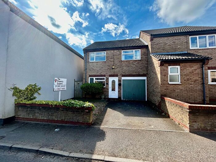 3 Bedroom Semi-Detached House For Sale In Main Street, Farcet, PE7