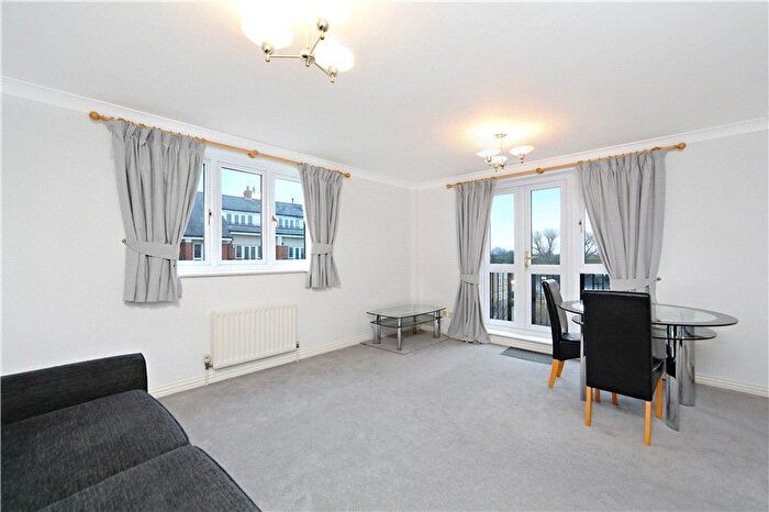 1 Bedroom Flat To Rent In Chesterman Court, Corney Reach Way, W4