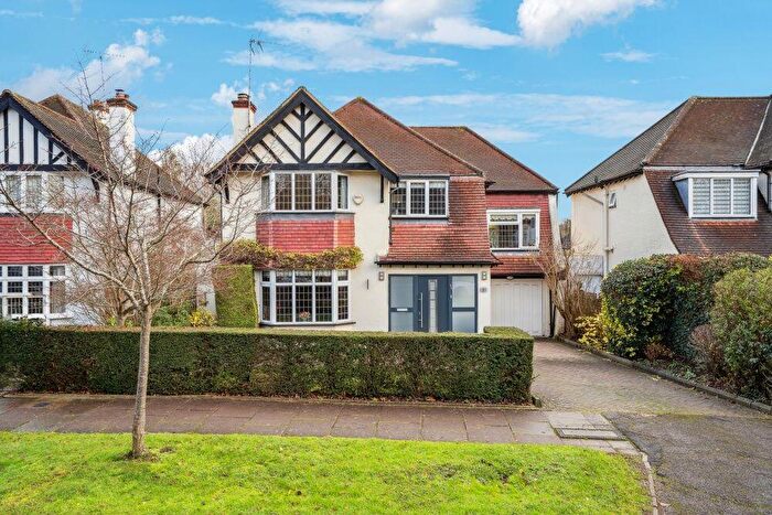 5 Bedroom Detached House For Sale In Towers Road, Pinner, HA5