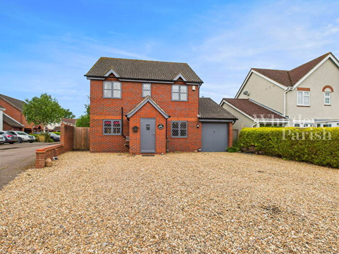 4 Bedroom Detached House For Sale In Alexander Close, Long Stratton, NR15