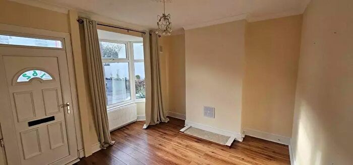 3 Bedroom Terraced House To Rent In Powke Lane, Rowley Regis, B65