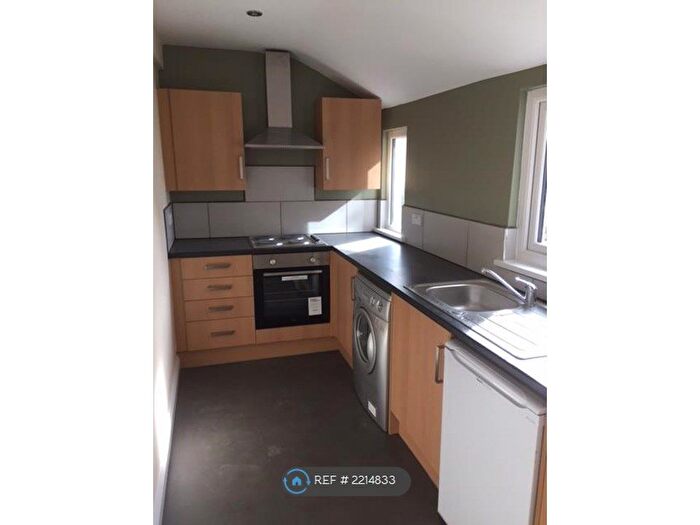 1 Bedroom Flat To Rent In Grange Avenue, Leeds, LS7
