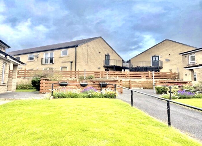 2 Bedroom Apartment To Rent In Bath Place, Cleckheaton, Kirklees, BD19