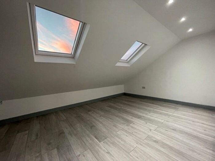 1 Bedroom Studio To Rent In Bensham Lane, Thornton Heath, CR7
