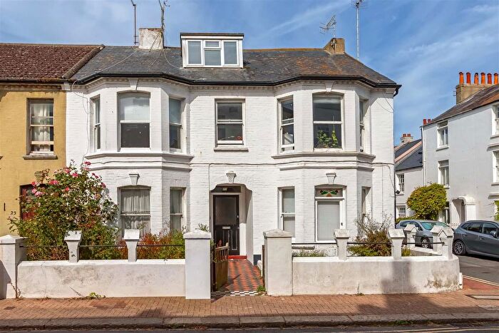 Studio For Sale In Warwick Road, Worthing, BN11