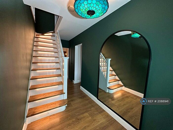 3 Bedroom Semi-Detached House To Rent In Abbey Road, Abbeywood, DA17