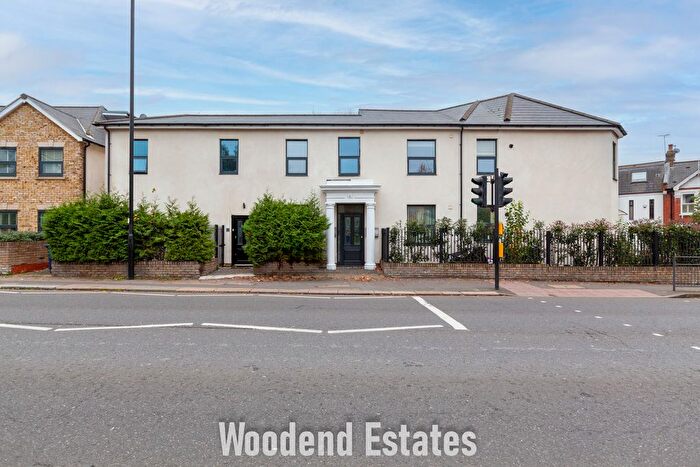 2 Bedroom Flat For Sale In Gunnersbury Lane, Acton, W3