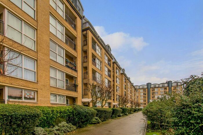 2 Bedroom Flat To Rent In Rotherhithe Street, Rotherhithe, London, SE16