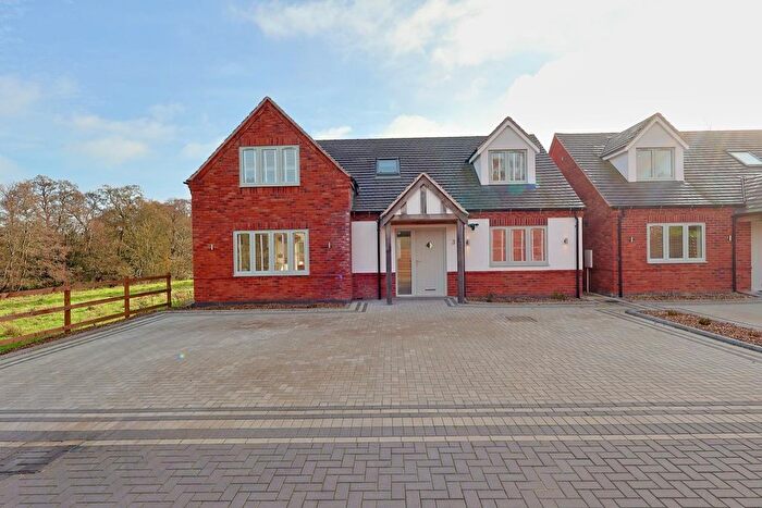 3 Bedroom Detached House For Sale In The Birches, Tamworth Road, Fillongley, Coventry, CV7