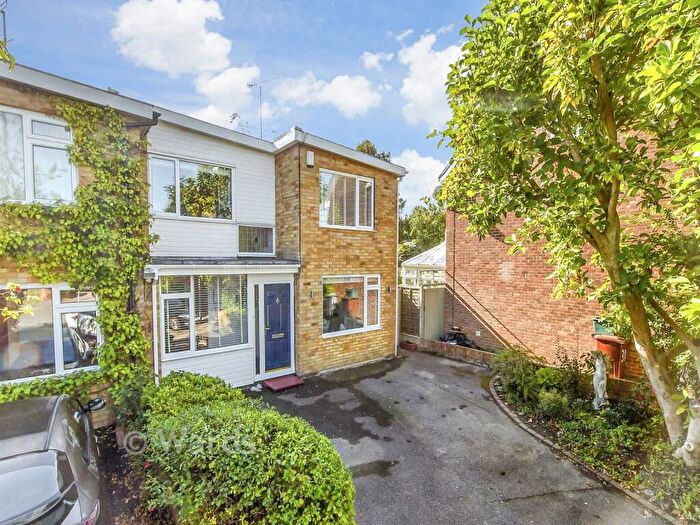 3 Bedroom Semi-Detached House For Sale In Sandown Road, West Malling, Kent, ME19