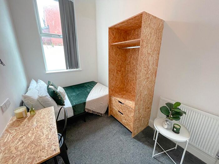 1 Bedroom House To Rent In Holmes Street, L8