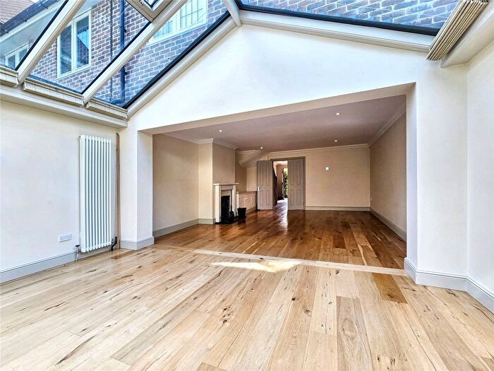 3 Bedroom Terraced House For Sale In Chartwell Mews, Carron Lane, Midhurst, West Sussex, GU29