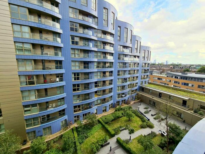 3 Bedroom Flat To Rent In Queensland Road, Drayton Park, N7