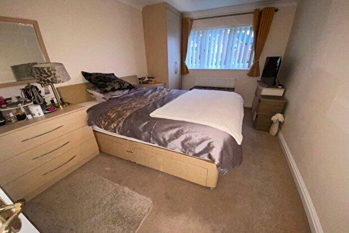 2 Bedroom Flat To Rent In Brunsborough Close, Wirral, CH62